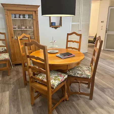 Schoene 2-zi-whg Kueche Bad Terrasse Parken