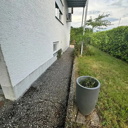Schoene 2-zi-whg Kueche Bad Terrasse Parken