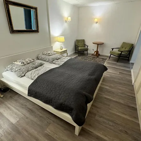 Schoene 2-zi-whg Kueche Bad Terrasse Parken Heusenstamm