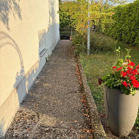 Apartment Schoene 2-zi-whg Kueche Bad Terrasse Parken