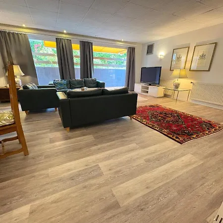 Schoene 2-zi-whg Kueche Bad Terrasse Parken