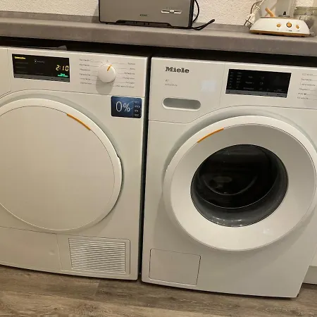 Schoene 2-zi-whg Kueche Bad Terrasse Parken Apartamento *