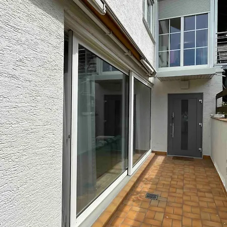Schoene 2-zi-whg Kueche Bad Terrasse Parken *