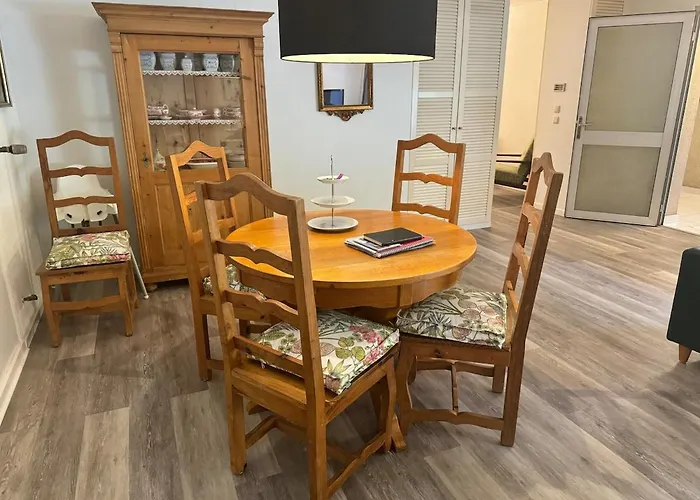 Schoene 2-zi-whg Kueche Bad Terrasse Parken