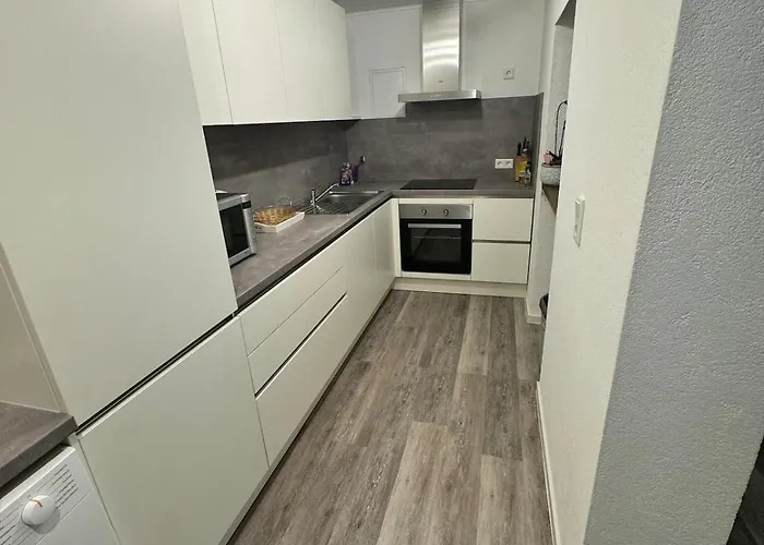 Schoene 2-zi-whg Kueche Bad Terrasse Parken Apartmán Heusenstamm