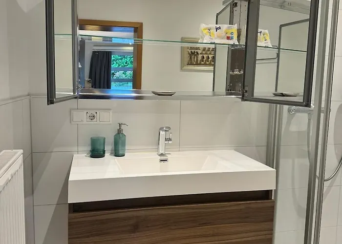 Schoene 2-zi-whg Kueche Bad Terrasse Parken Apartamento *