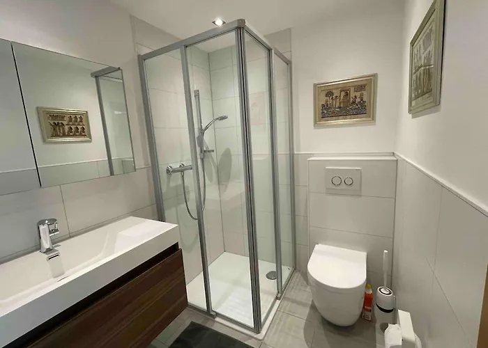 Schoene 2-zi-whg Kueche Bad Terrasse Parken