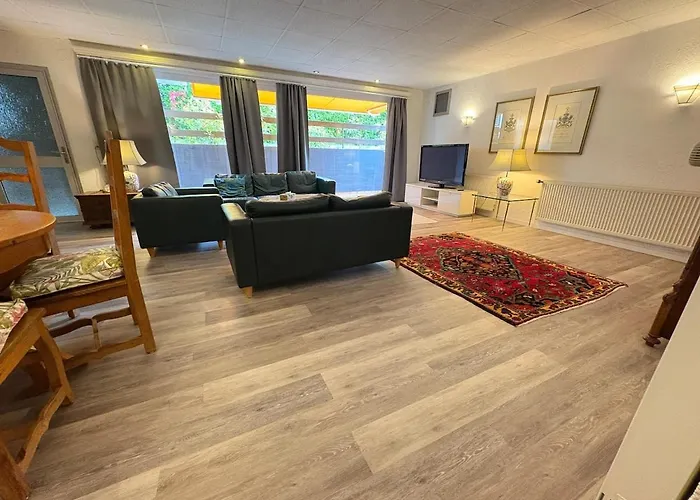 Schoene 2-zi-whg Kueche Bad Terrasse Parken