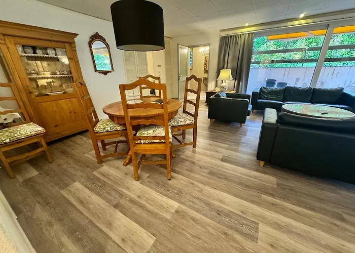 Schoene 2-zi-whg Kueche Bad Terrasse Parken